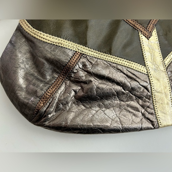 Bags by Pinky Vintage Metallic Leather Crossbody Bag - Picture 6 of 15